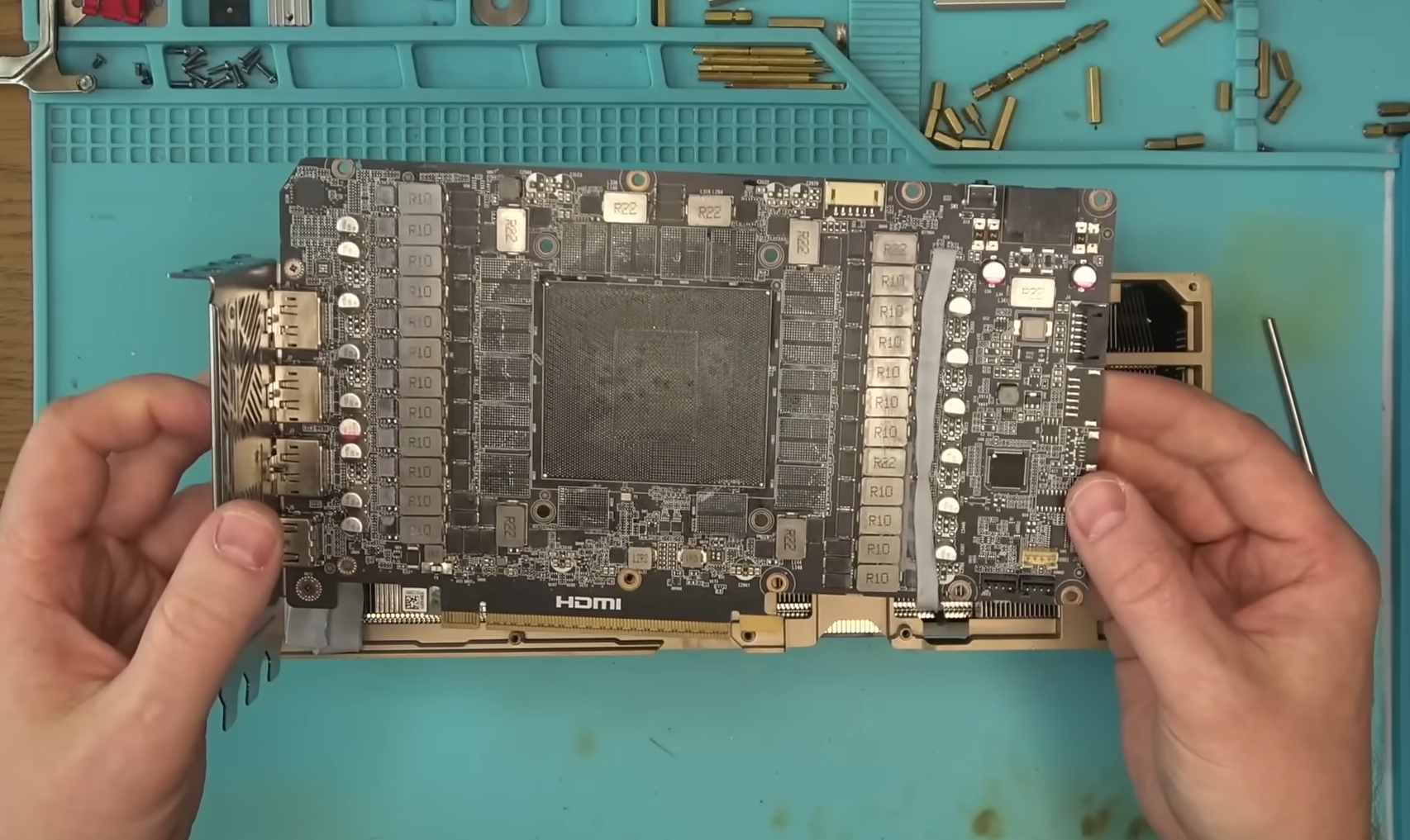 Card đồ họa RTX 5090 3 giả
